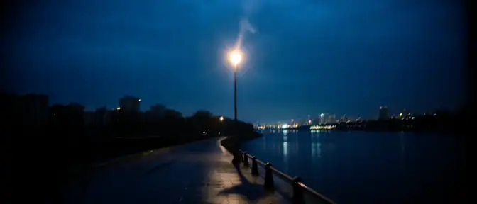 Масштабный сбой в электросетях привел к обесточиванию левобережной части Киева